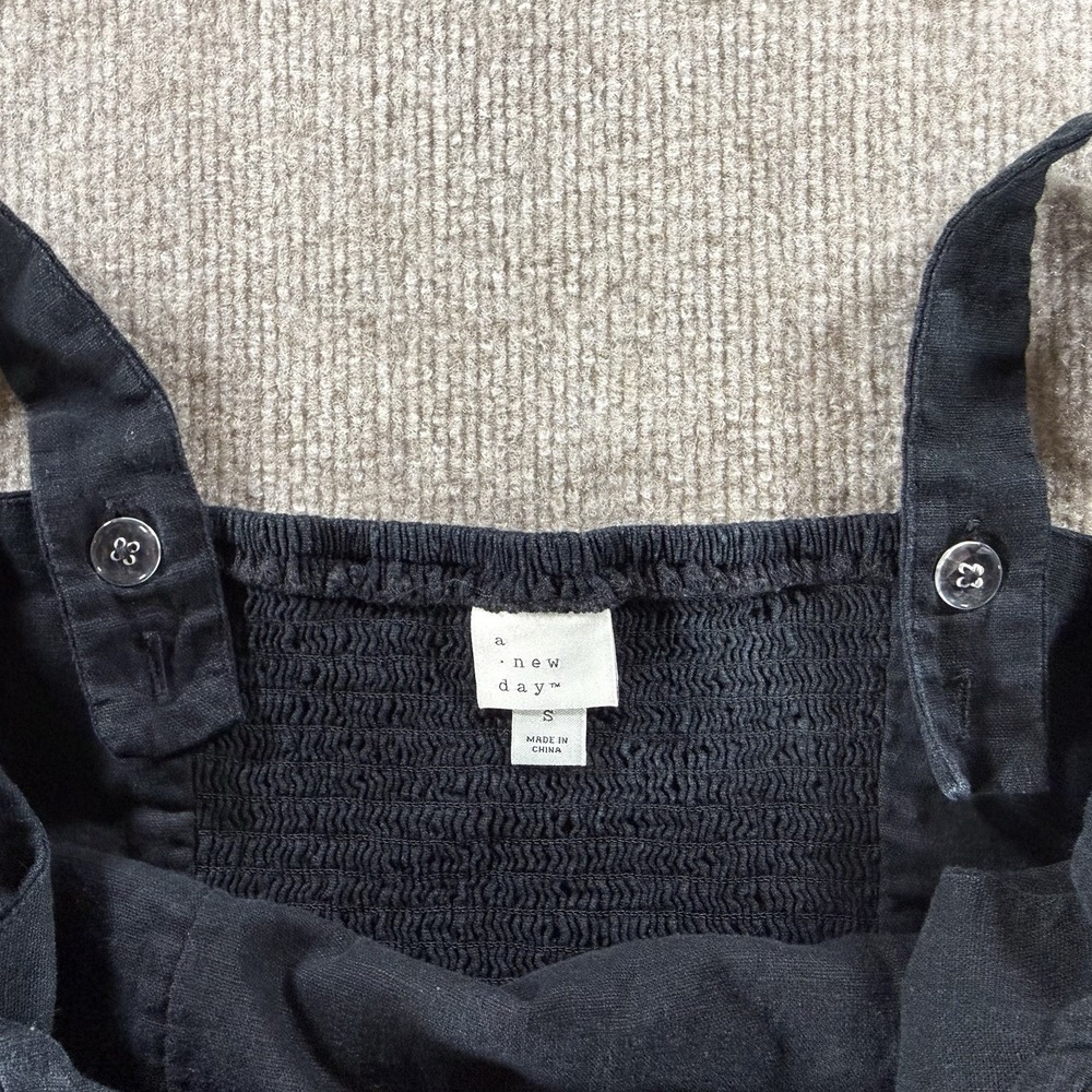 A New Day Black Linen Blend Crop Tank Top Smocked Back Size Small - Picture 3 of 6